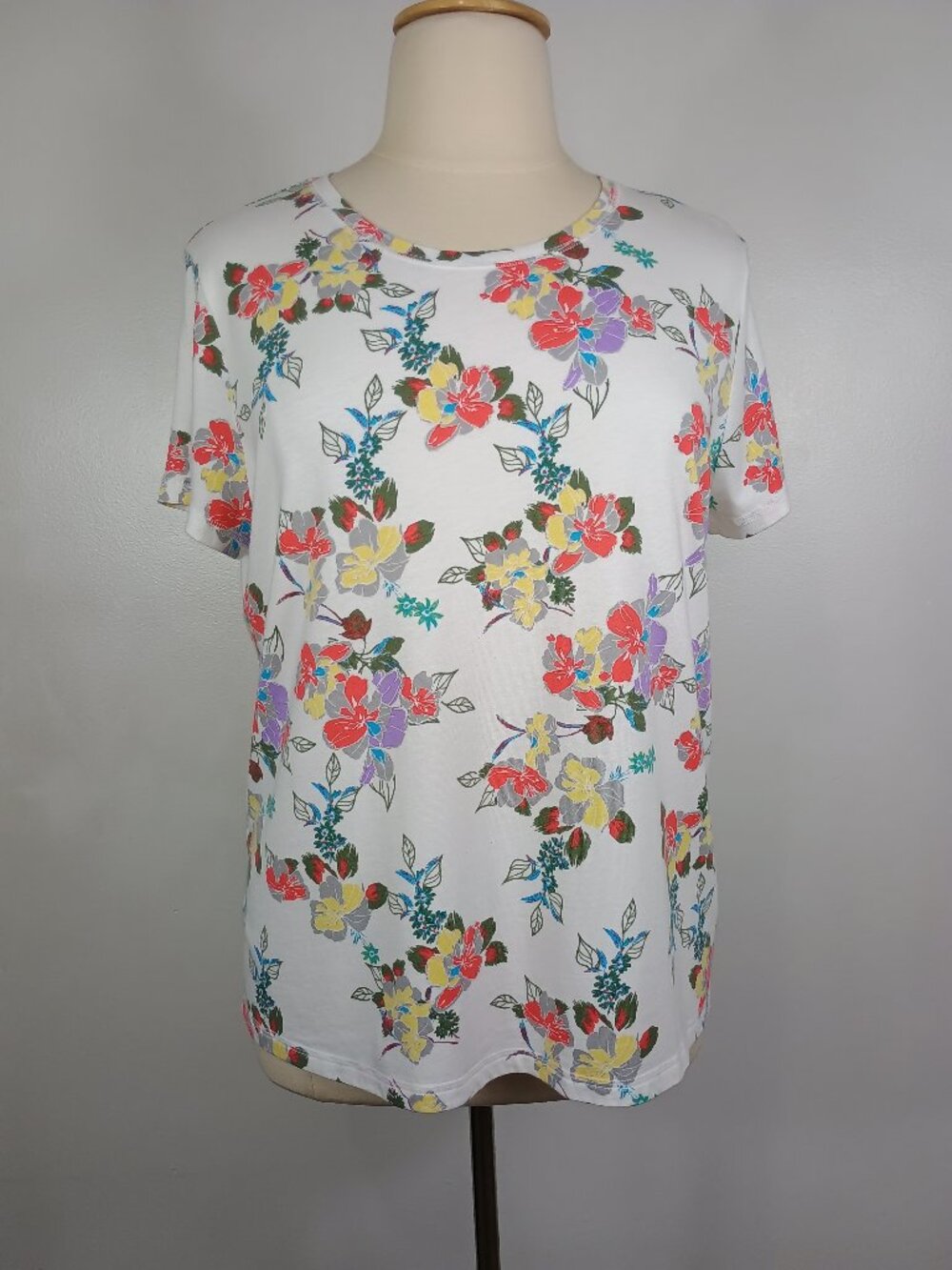 Chico's Weekends Modal Blend Grandmacore Floral Summer Essential Top NEW NWT